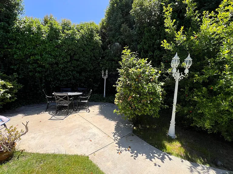 4751 Haskell Ave — Photo 9