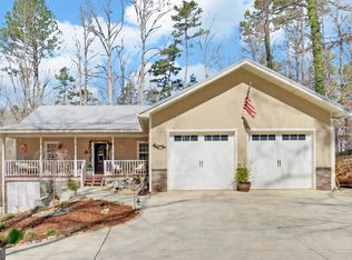 691 Waters Edge Dr, Martin, GA 30557