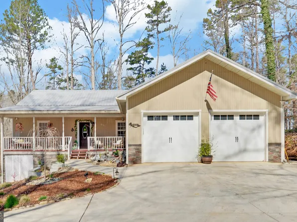 691 Waters Edge Dr, Martin, GA 30557