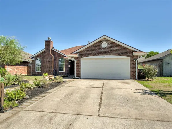 1913 Sunflower Cir, Norman, OK 73072