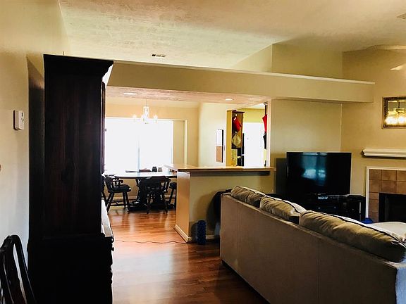 3rd image of 4747 Backenberry Dr