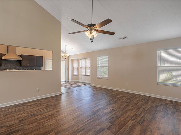 5th image of 4202 Dobbin Cir