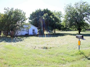 303 E Cedar St, Lometa, TX 76853