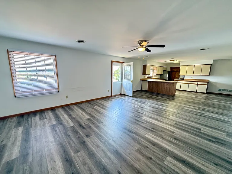 1617 N Bridge St #UPPER — Photo 2