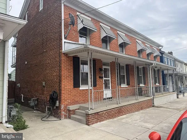 19 S Water St, Spring Grove, PA 17362