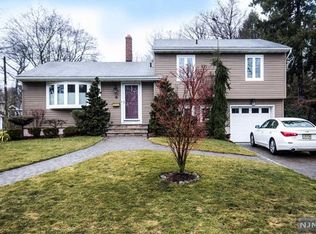 31 Pierce Ave, Cresskill, NJ 07626