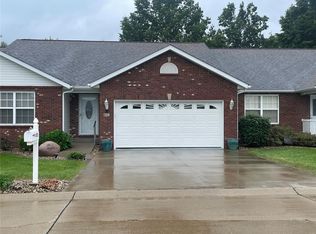 802 Elizabeth Dr, Litchfield, IL 62056