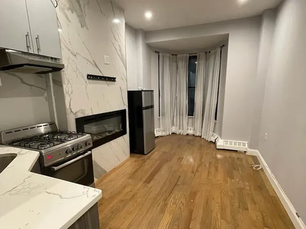 952 Bergen Street image 1 of 10