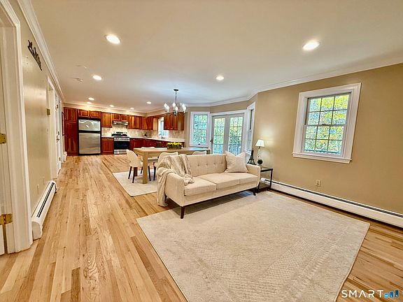 4th image of 17 Goodhill Road