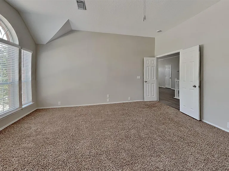 18706 Woodglen Shadows Dr — Photo 13