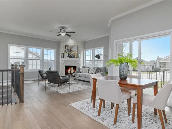 11921 S Tallgrass Dr #602, Olathe, KS 66061