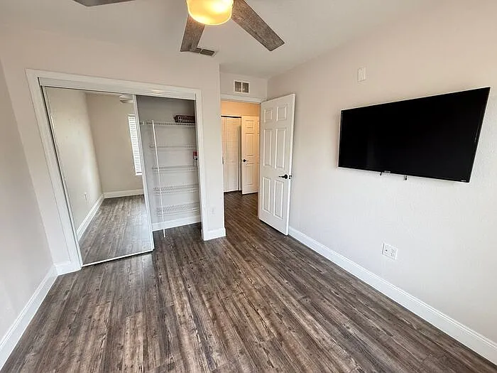 8844 Grand Palms Cir #B — Photo 16