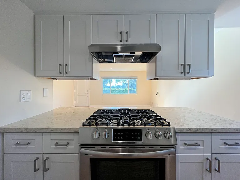 311 W Palm Ave — Photo 9