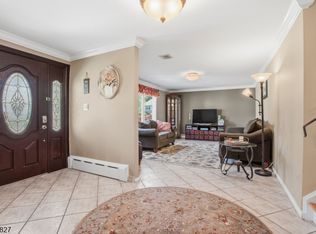11 Briar Hills Cir, Springfield Twp., NJ 07081