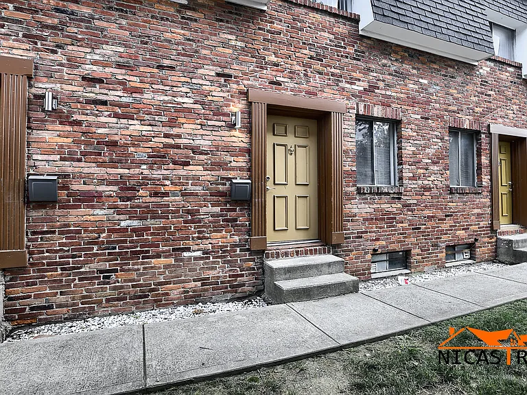 215 E Lane Ave #D — Photo 20