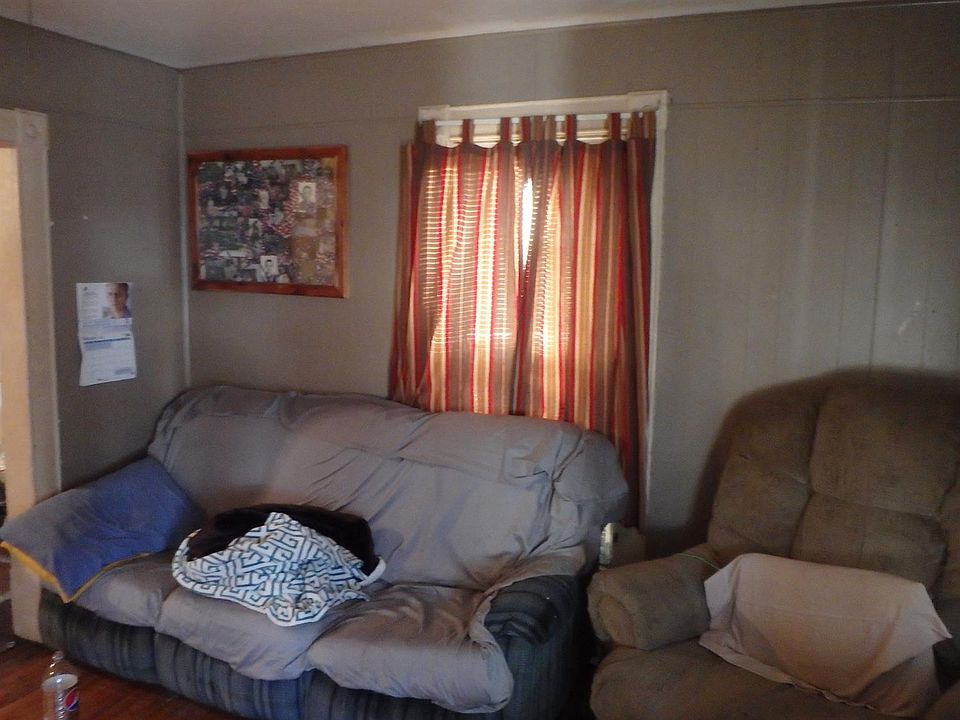 1st image of 207 E Sanderson St