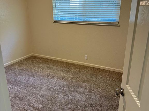 3rd image of 14422 S Modoc Ct
