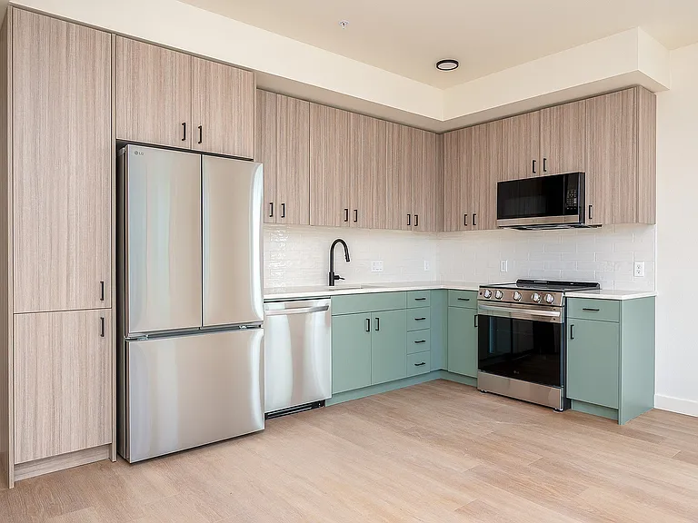 Cedarline — Photo 4