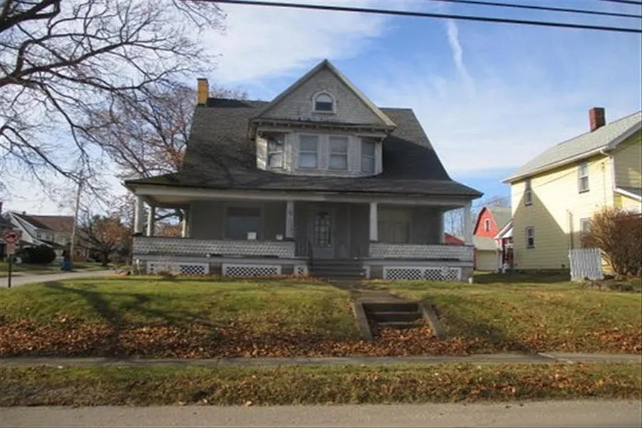 263 Poland Ave photo 1