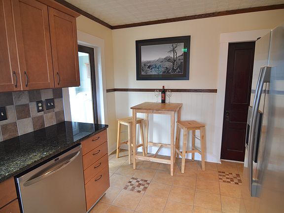Breakfast nook eating area
