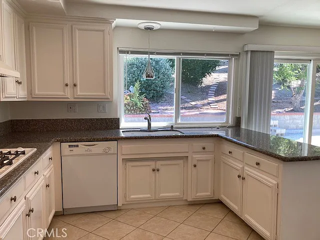25042 Armagosa Dr — Photo 7