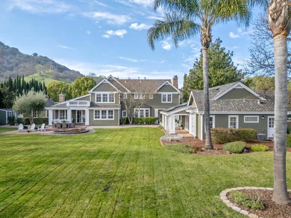 1450 Lakeview Ct, San Martin, CA 95046