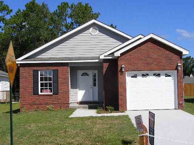 1st image of 950 Crawfordville Trce