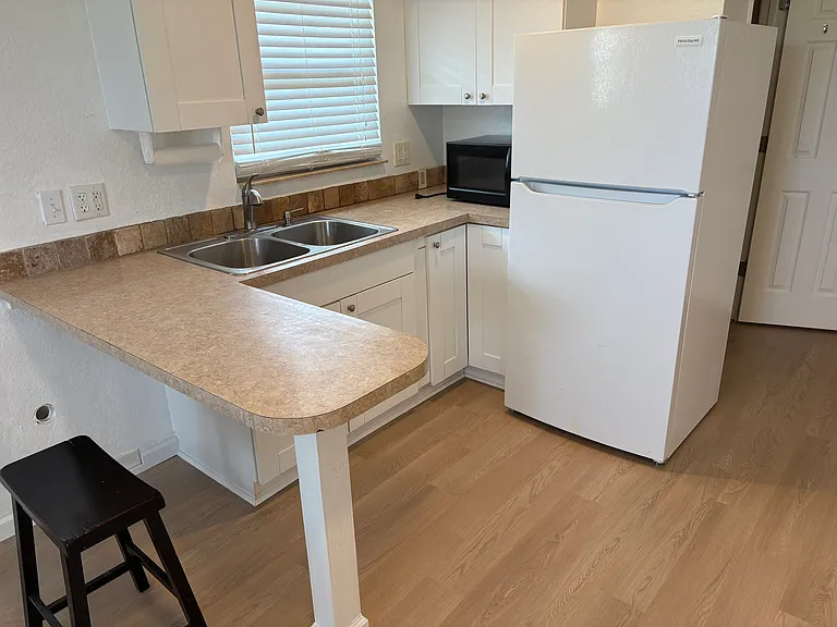 3014 Avenue C #1 — Photo 7