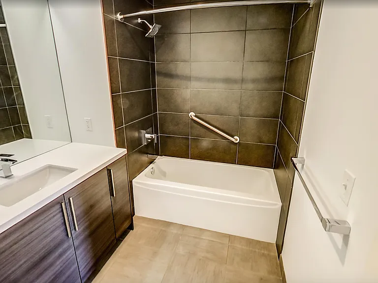 1160 N Larrabee St #1016 — Photo 6