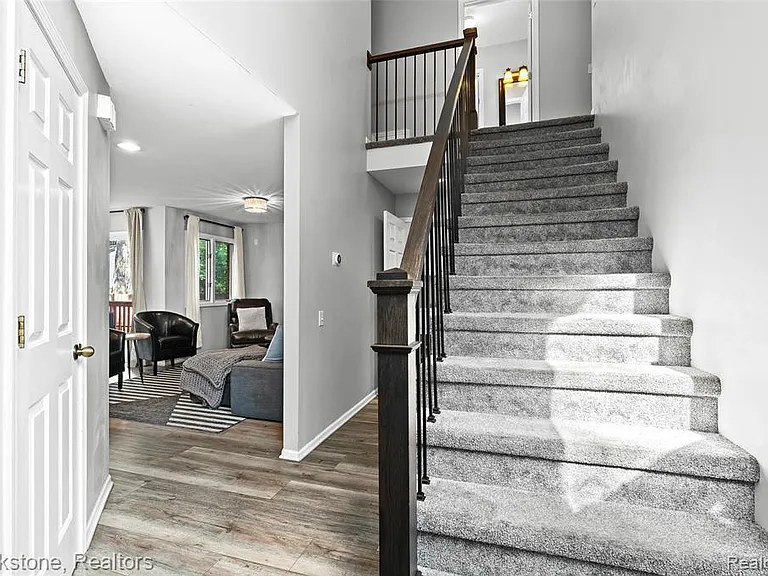 400 La Plaza Ct — Photo 5