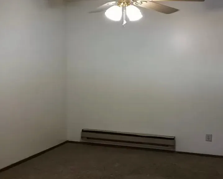 103 Parkview Cir #1 — Photo 3