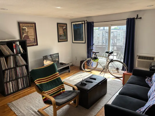 19 Euston Rd #15, Brighton, MA 02135