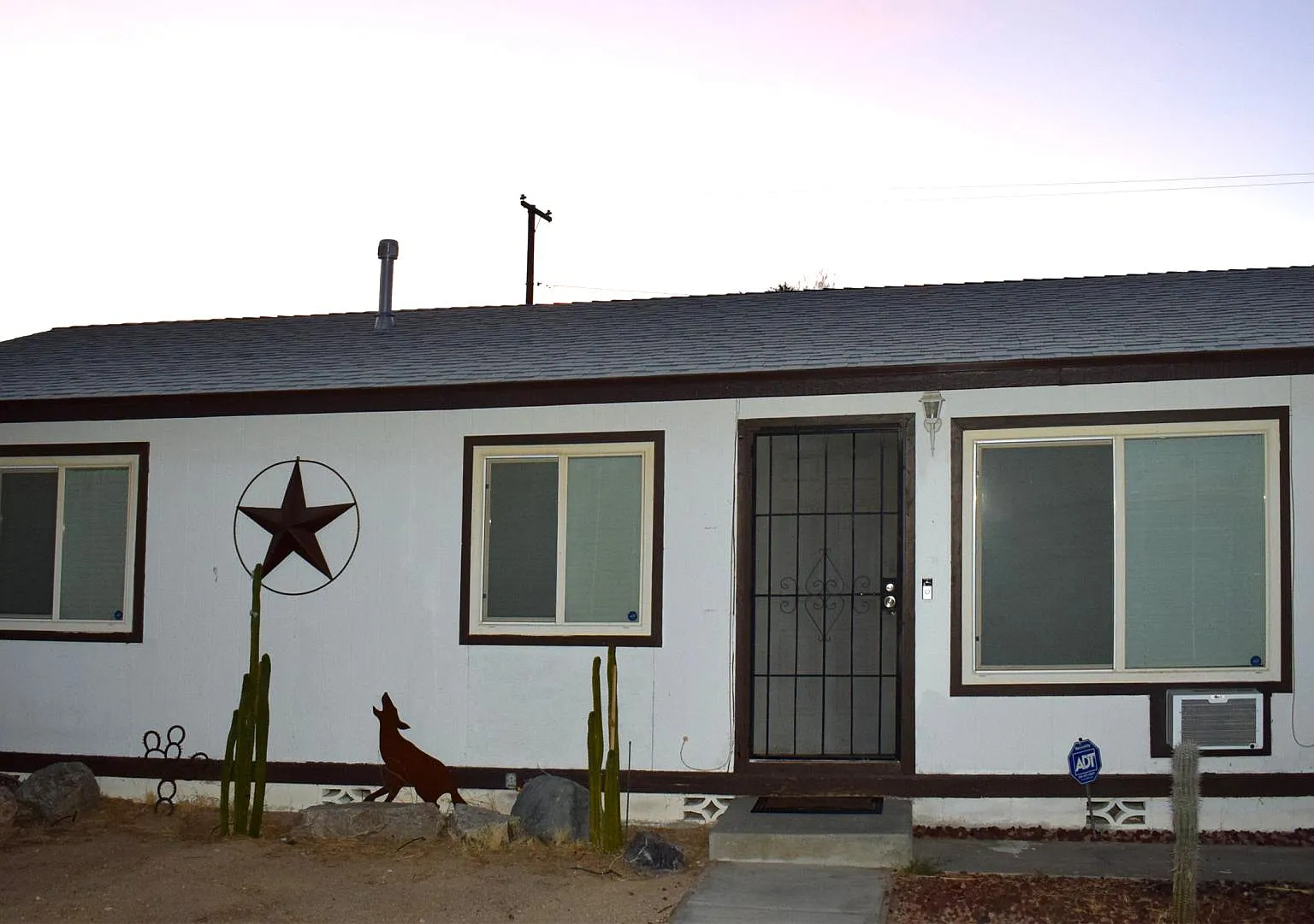 6380 Yucca Ave — Photo 1