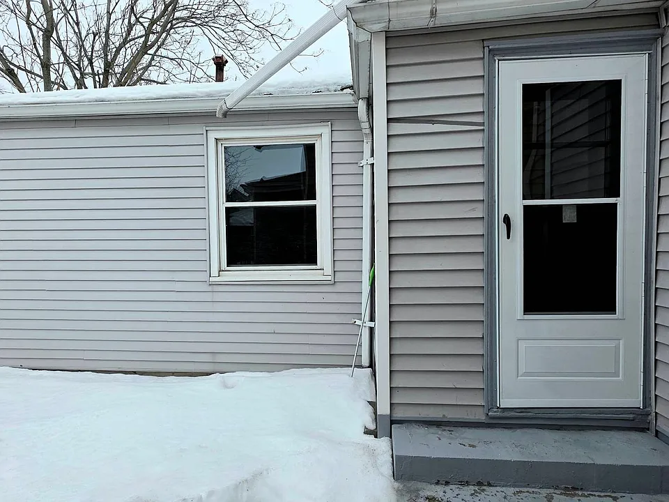 118 Rother Ave #2