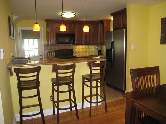 Breakfast Bar/Island