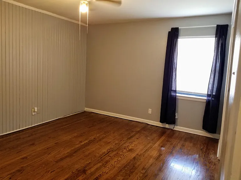 2104 Hillburn Dr — Photo 9