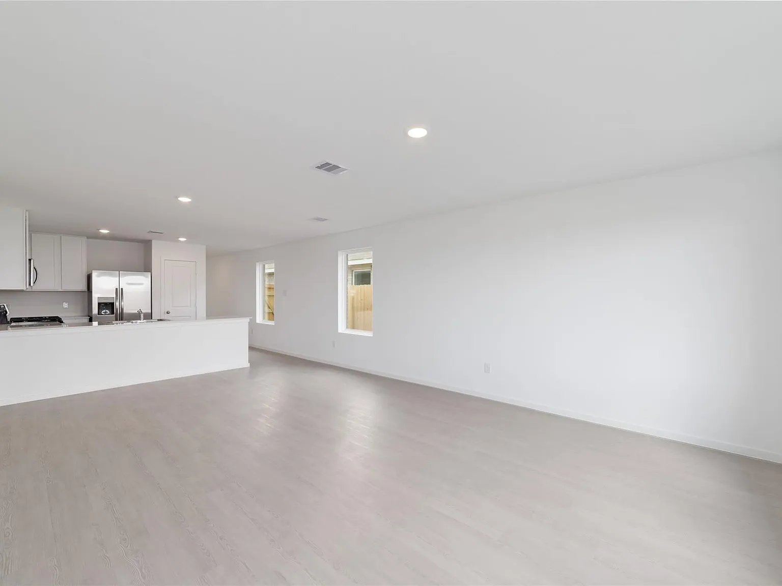 3 bed, 2.0 bath, 1311 sqft, $2,350 — Photo 3