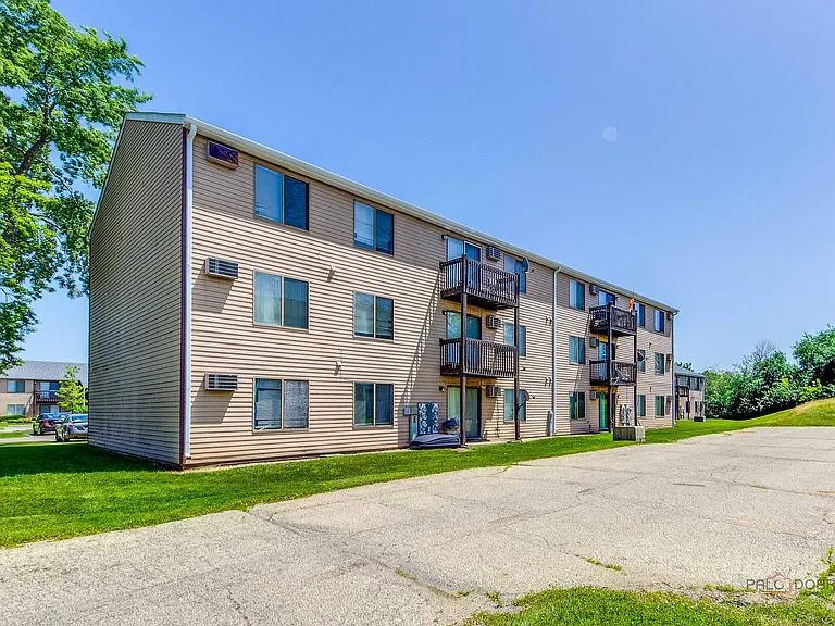 Hawthorne Glen Apartments — Photo 25