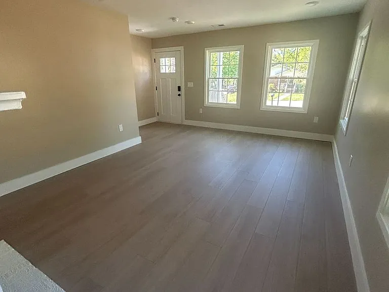 100 Dixie Ave — Photo 11