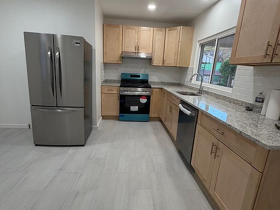 5th image of 22 Weible St