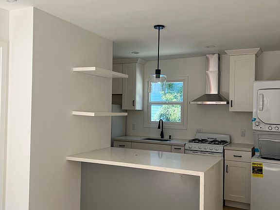 5th image of 2151 Montana St #1/4
