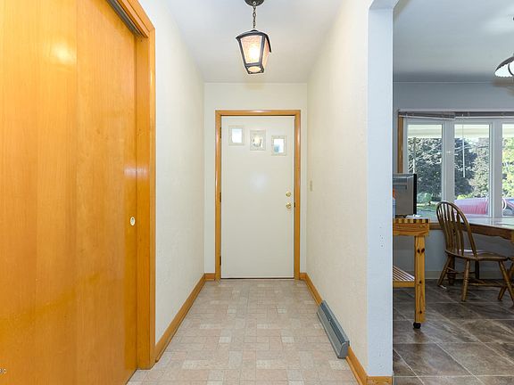 3rd image of 265 Pennbrook Trl