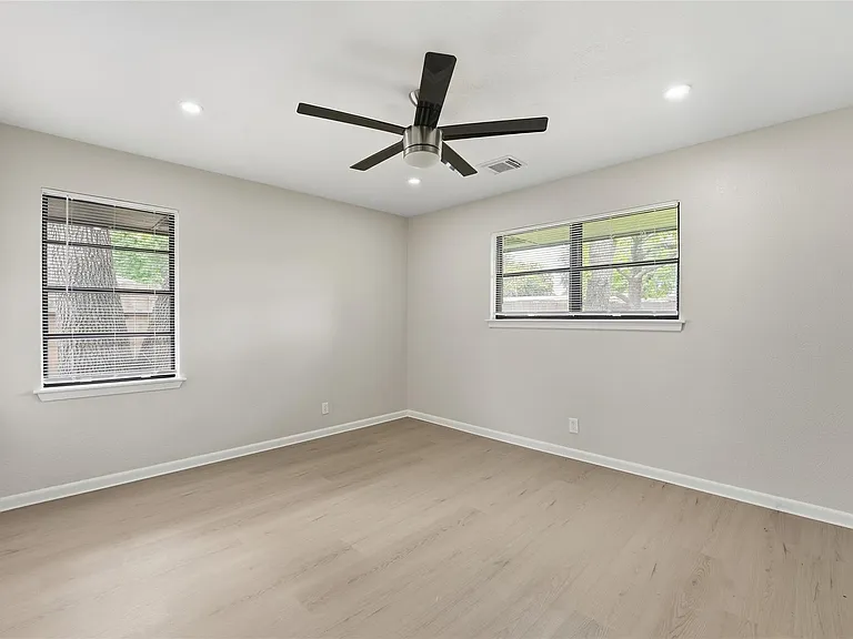 8931 Blankenship Dr — Photo 12