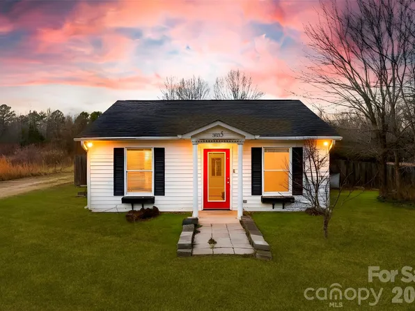 3835 Beaty Rd, Mount Holly, NC 28056