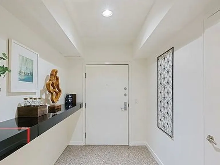 1222 S Westgate Ave #202 — Photo 6