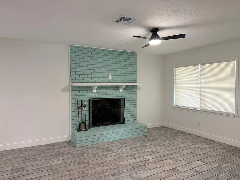 111 Joanne Ct — Photo 7