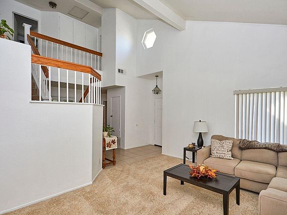 4th image of 14410 La Crescenta Ave