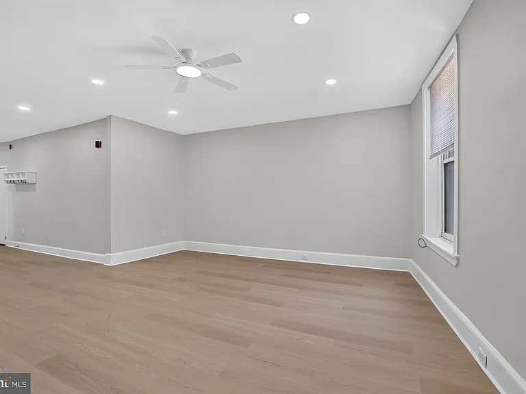 630 N 2nd St #2 — Photo 9