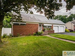3 Montview Rd, Edison, NJ 08837