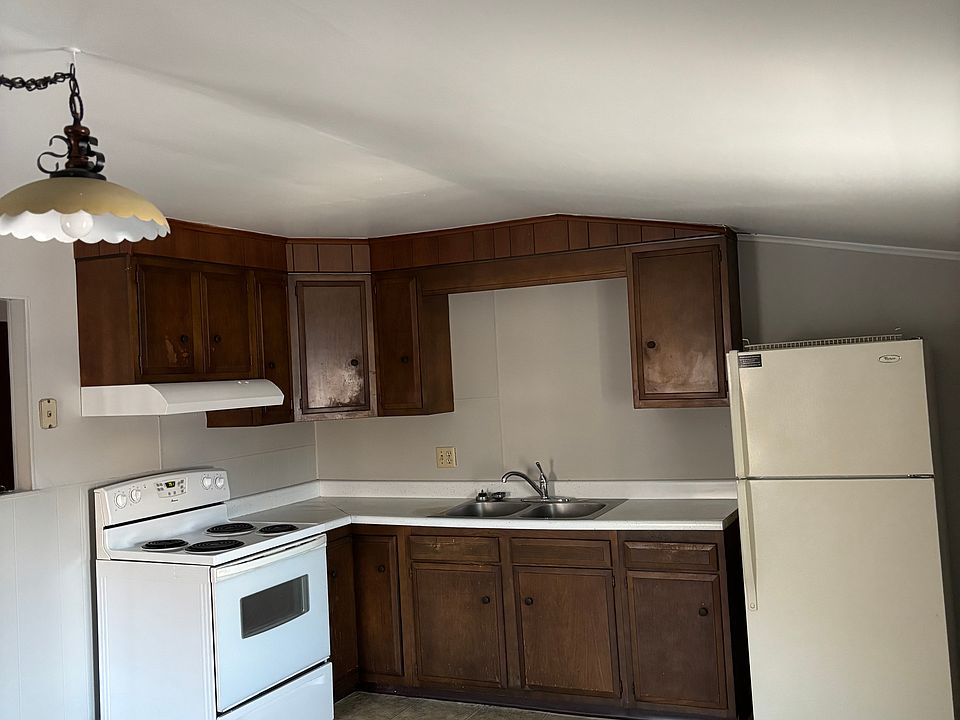 1st image of 23 Railroad Ave